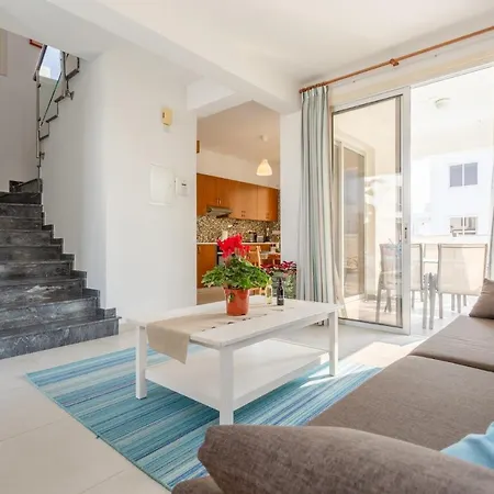 Faros Villa *